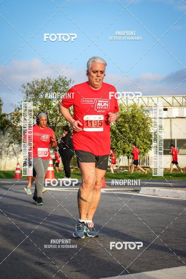 Buy your photos of the eventSantander Track&Field Run Series - Cidade Center Norte on Fotop