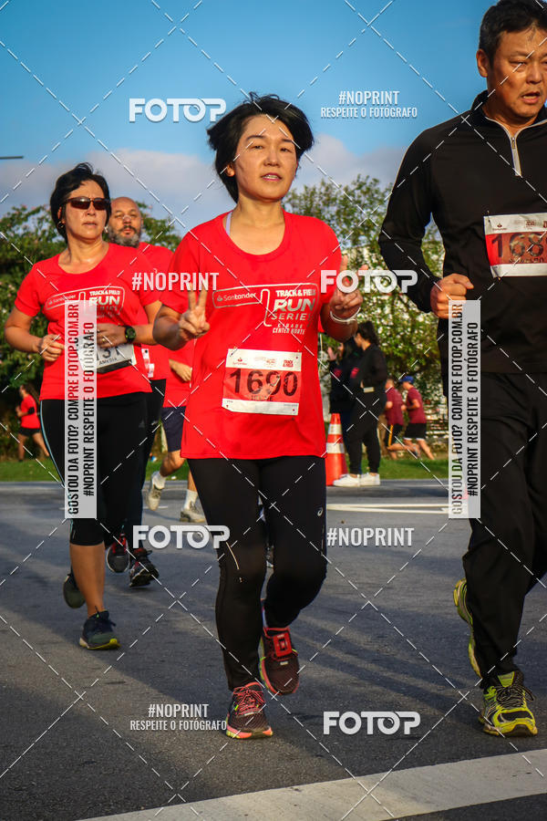 Acquista le foto dell'eventoSantander Track&Field Run Series - Cidade Center Norte in Fotop