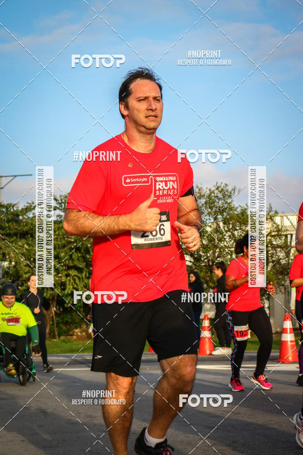 Achetez vos photos de l'�v�nementSantander Track&Field Run Series - Cidade Center Norte sur Fotop