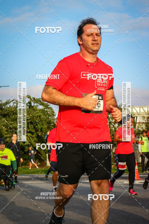 Achetez vos photos de l'�v�nementSantander Track&Field Run Series - Cidade Center Norte sur Fotop