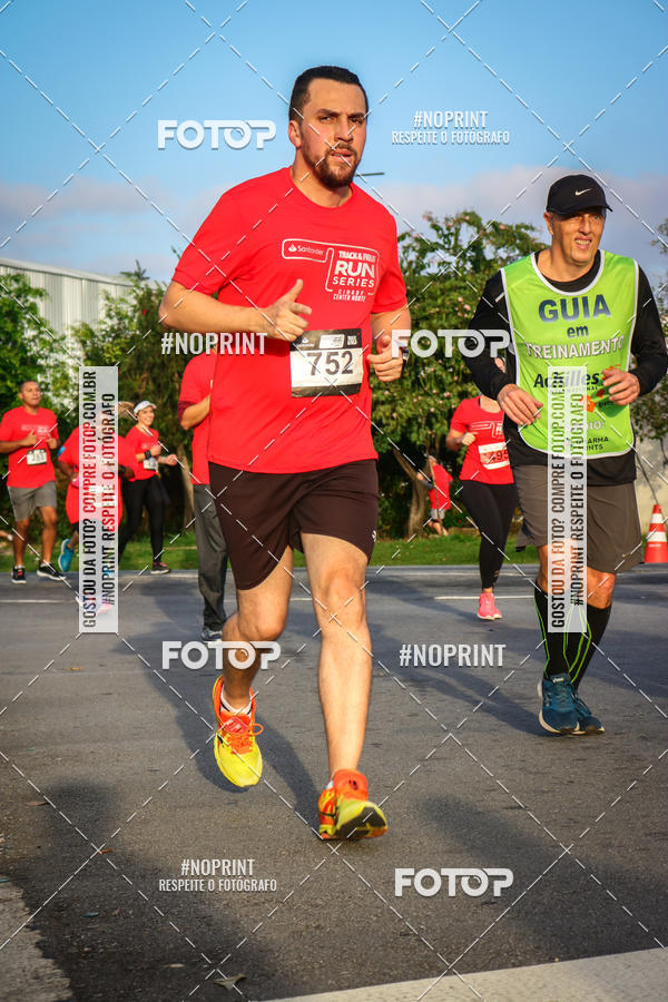 Buy your photos of the eventSantander Track&Field Run Series - Cidade Center Norte on Fotop