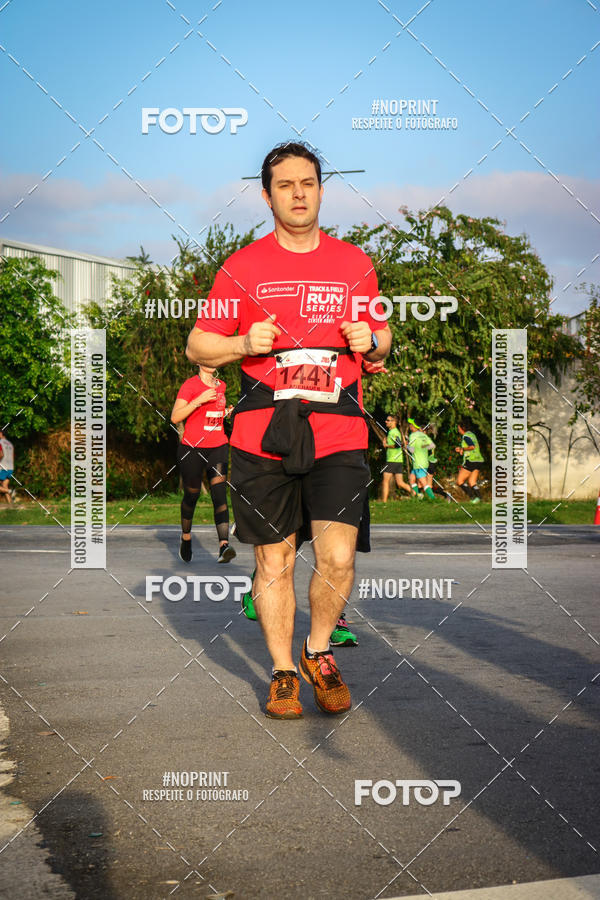 Buy your photos of the eventSantander Track&Field Run Series - Cidade Center Norte on Fotop