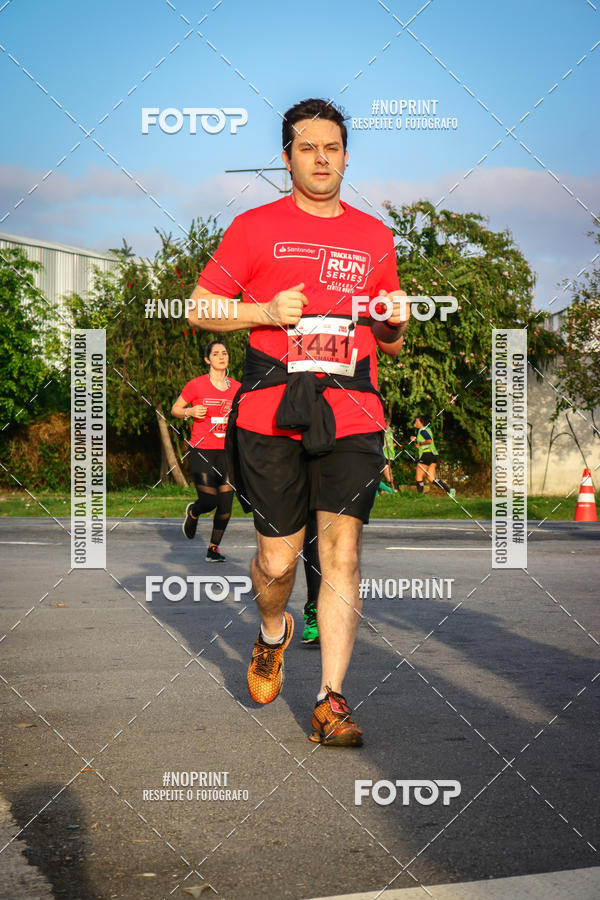 Buy your photos of the eventSantander Track&Field Run Series - Cidade Center Norte on Fotop