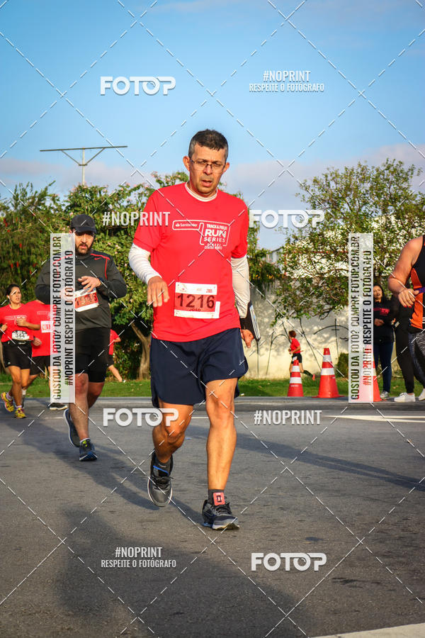 Buy your photos of the eventSantander Track&Field Run Series - Cidade Center Norte on Fotop