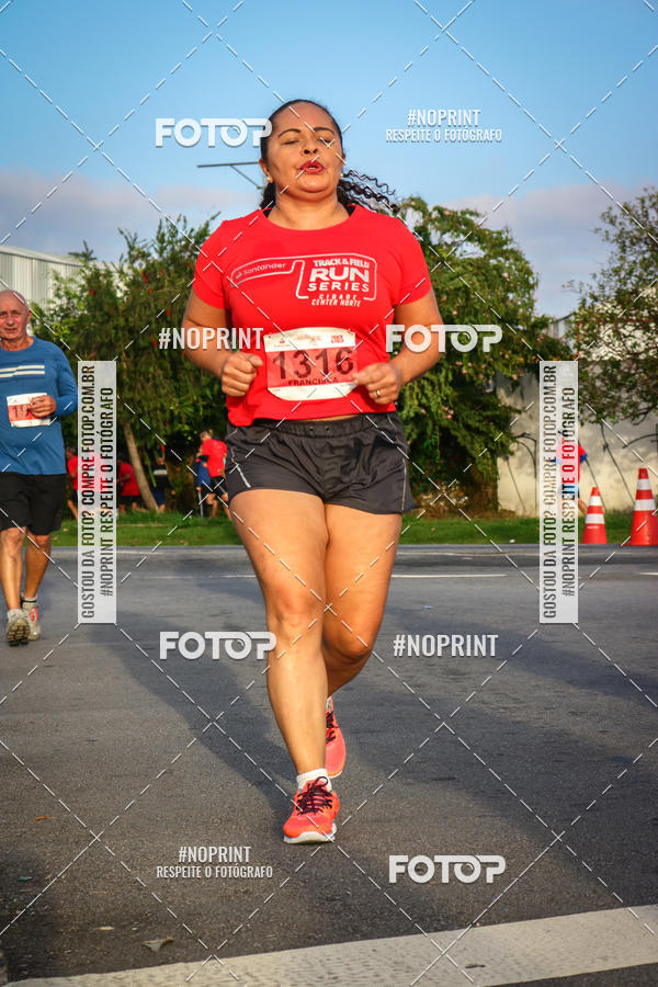 Buy your photos of the eventSantander Track&Field Run Series - Cidade Center Norte on Fotop