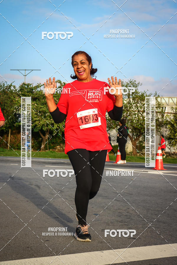 Buy your photos of the eventSantander Track&Field Run Series - Cidade Center Norte on Fotop