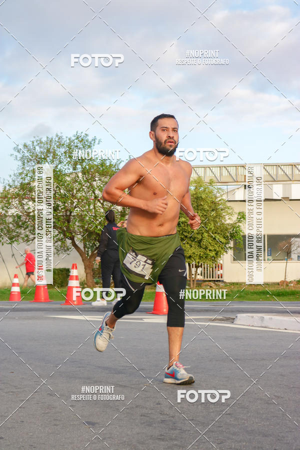 Compre as suas fotos do eventoSantander Track&Field Run Series - Cidade Center Norte no Fotop