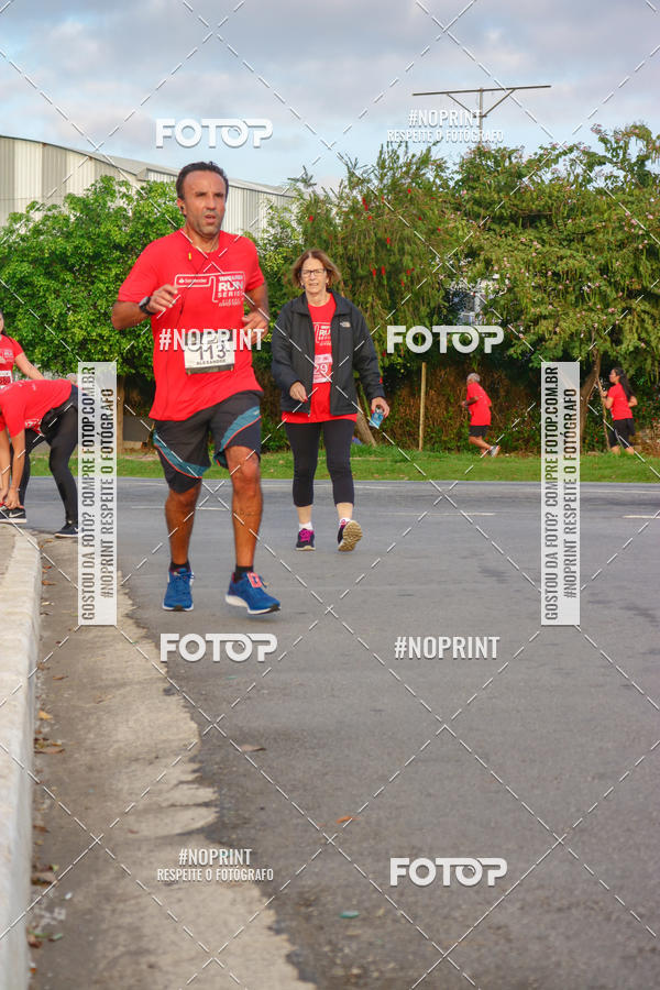 Compre as suas fotos do eventoSantander Track&Field Run Series - Cidade Center Norte no Fotop