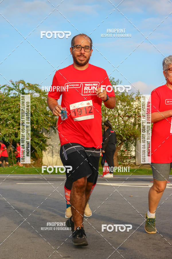 Buy your photos of the eventSantander Track&Field Run Series - Cidade Center Norte on Fotop