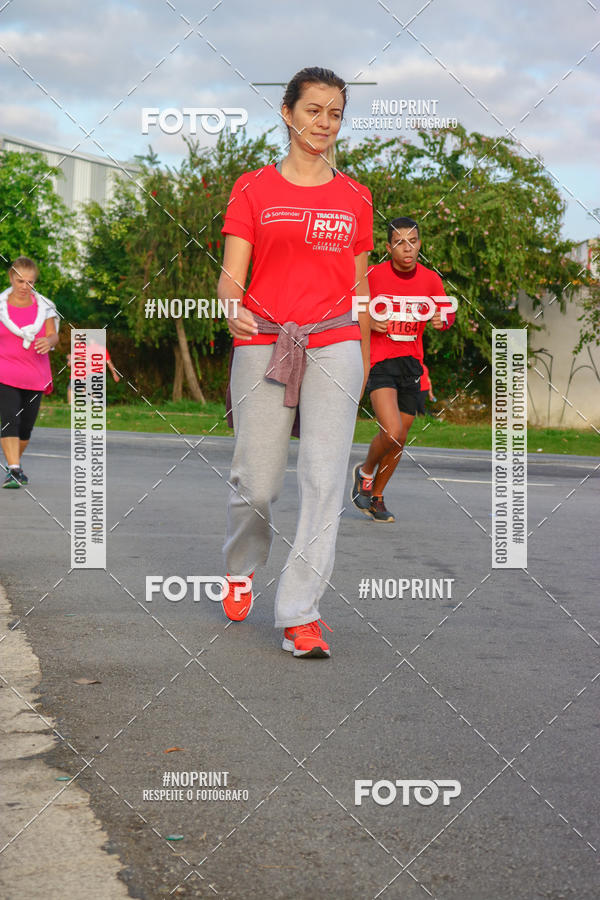 Achetez vos photos de l'vnementSantander Track&Field Run Series - Cidade Center Norte sur Fotop