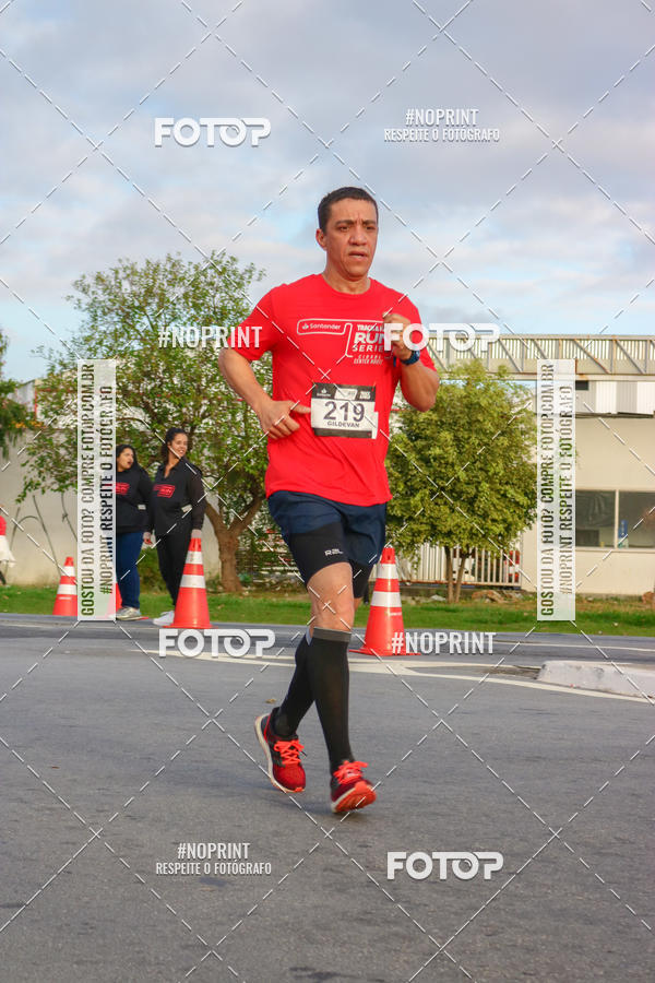 Buy your photos of the eventSantander Track&Field Run Series - Cidade Center Norte on Fotop