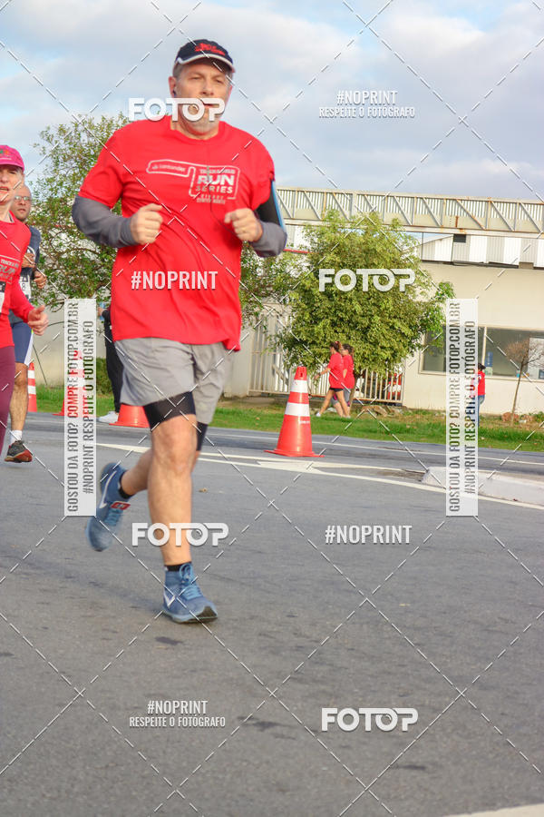 Compre as suas fotos do eventoSantander Track&Field Run Series - Cidade Center Norte no Fotop
