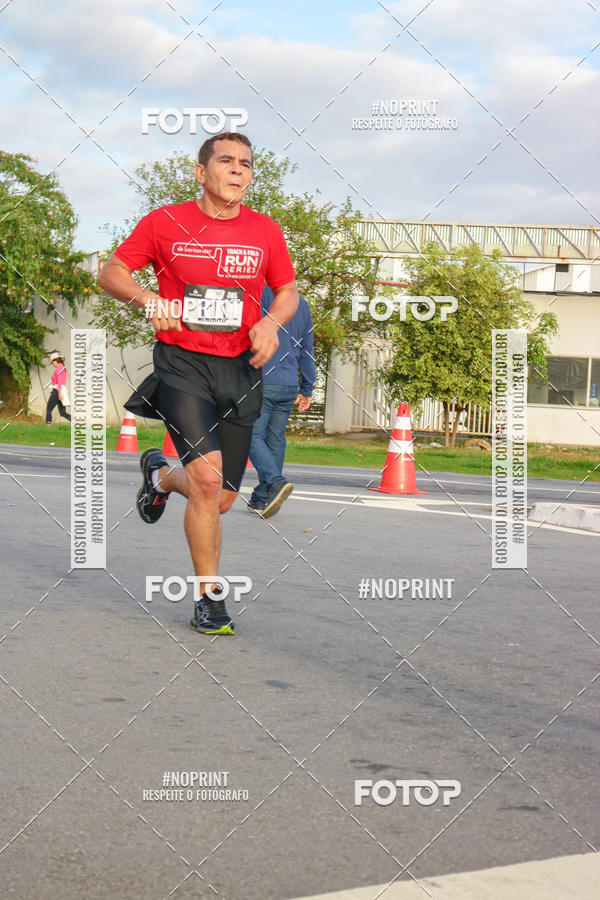 Compre as suas fotos do eventoSantander Track&Field Run Series - Cidade Center Norte no Fotop