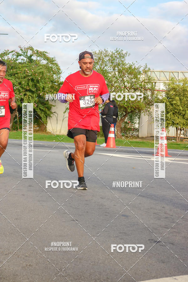 Compre as suas fotos do eventoSantander Track&Field Run Series - Cidade Center Norte no Fotop