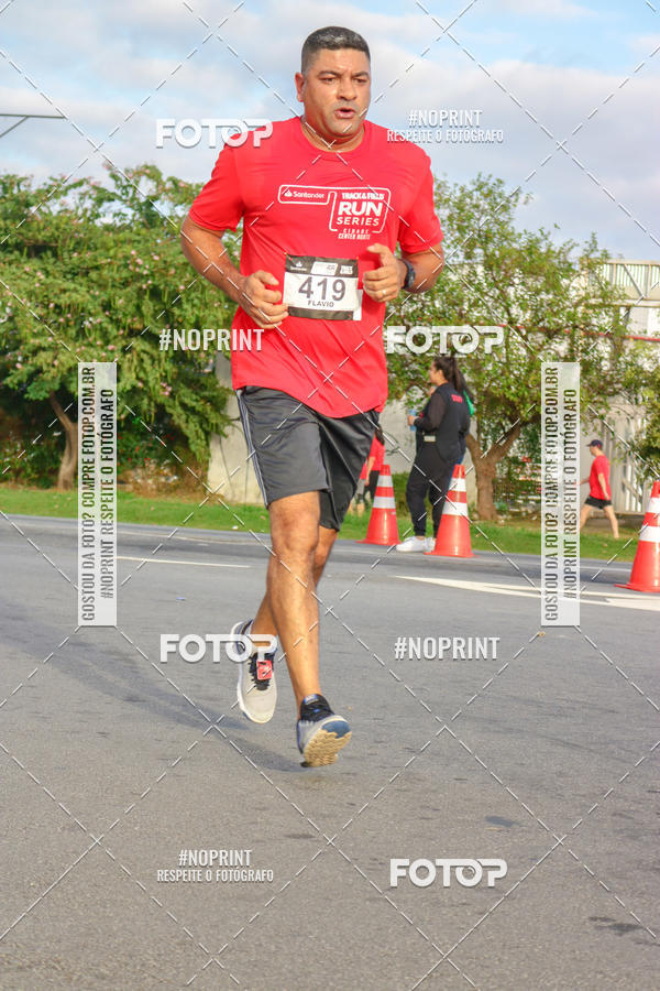 Compra tus fotos del eventoSantander Track&Field Run Series - Cidade Center Norte En Fotop