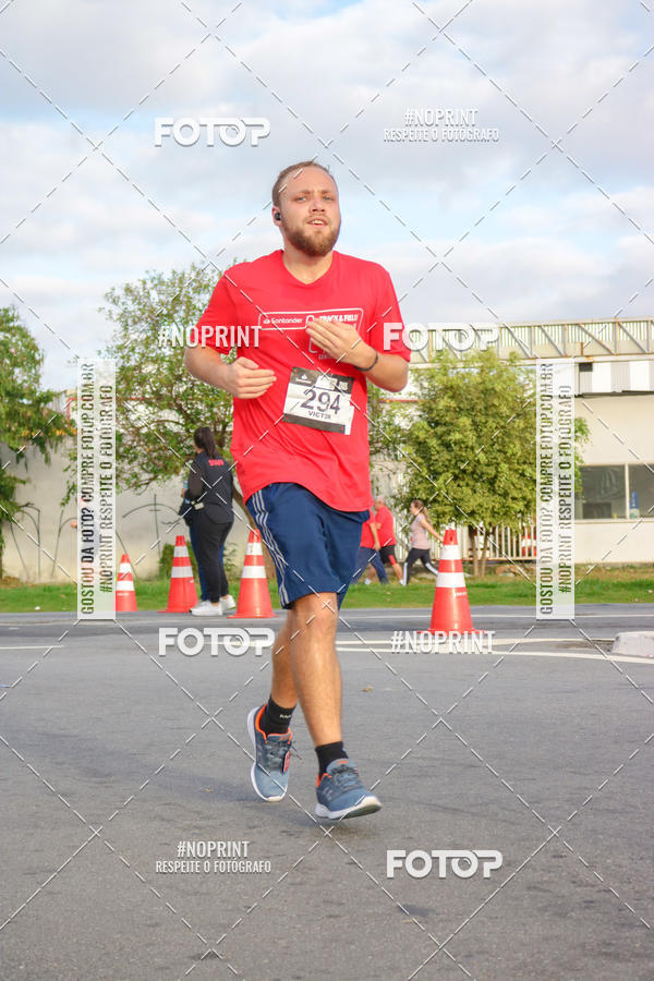 Achetez vos photos de l'vnementSantander Track&Field Run Series - Cidade Center Norte sur Fotop