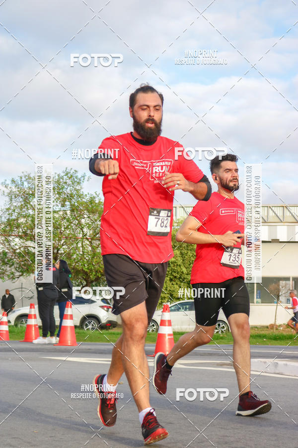 Buy your photos of the eventSantander Track&Field Run Series - Cidade Center Norte on Fotop