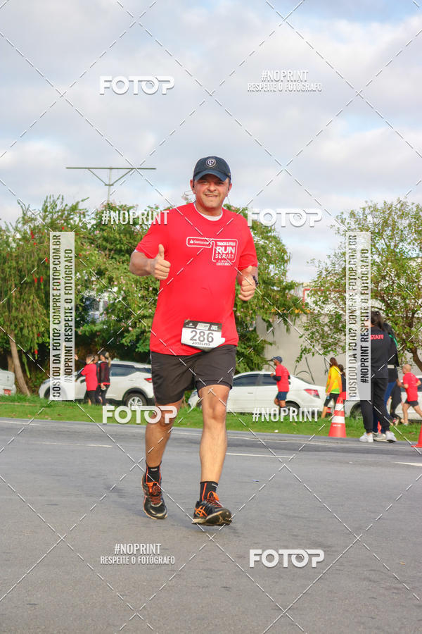 Buy your photos of the eventSantander Track&Field Run Series - Cidade Center Norte on Fotop