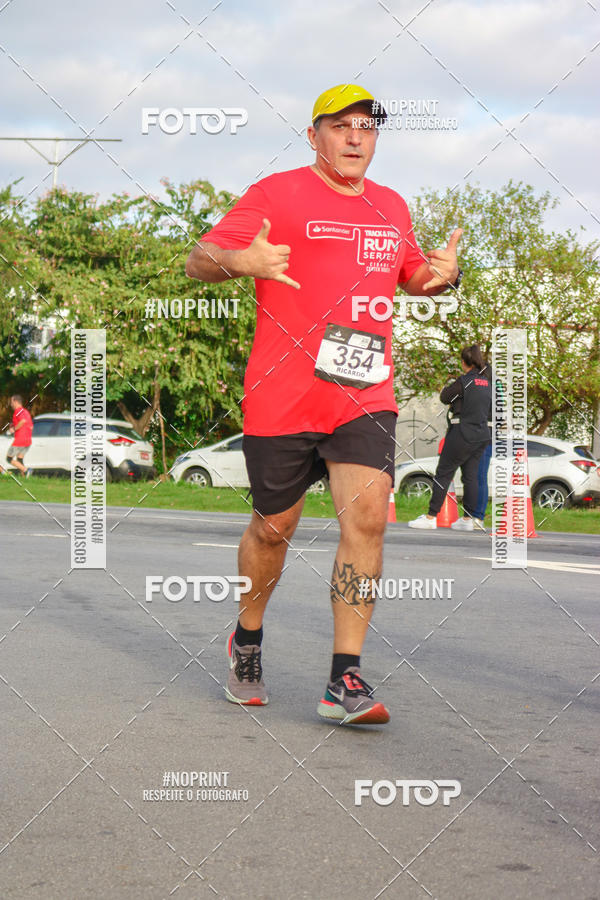 Buy your photos of the eventSantander Track&Field Run Series - Cidade Center Norte on Fotop