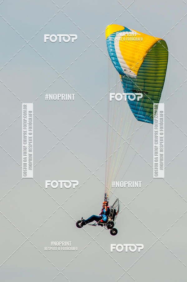 Compre suas fotos do eventoRecorde Mundial de Paramotor em Itanham no Fotop