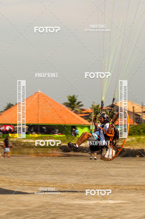 Compre suas fotos do eventoRecorde Mundial de Paramotor em Itanham no Fotop