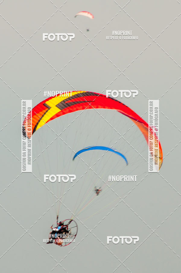 Compre suas fotos do eventoRecorde Mundial de Paramotor em Itanham no Fotop