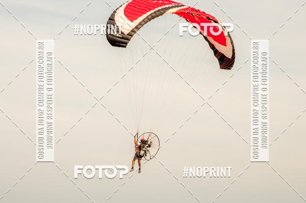 Compre suas fotos do eventoRecorde Mundial de Paramotor em Itanham no Fotop