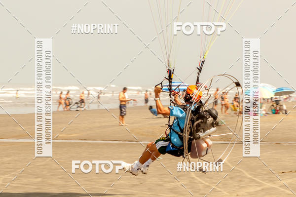 Compre suas fotos do eventoRecorde Mundial de Paramotor em Itanham no Fotop