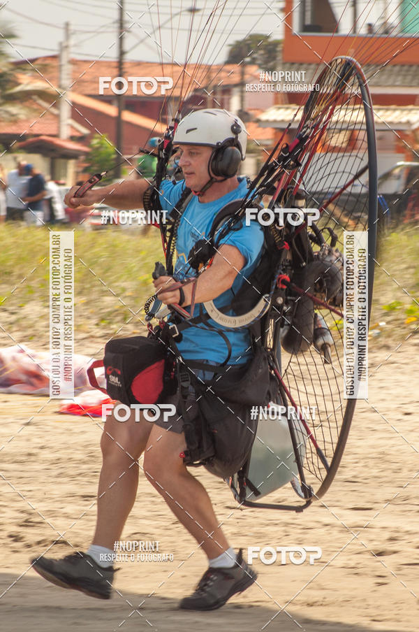 Compre suas fotos do eventoRecorde Mundial de Paramotor em Itanham no Fotop