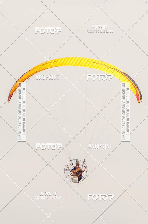 Compre suas fotos do eventoRecorde Mundial de Paramotor em Itanham no Fotop