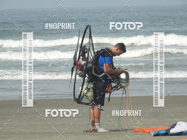 Compre suas fotos do eventoRecorde Mundial de Paramotor em Itanham no Fotop