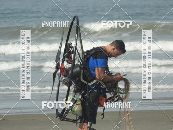 Compre suas fotos do eventoRecorde Mundial de Paramotor em Itanham no Fotop