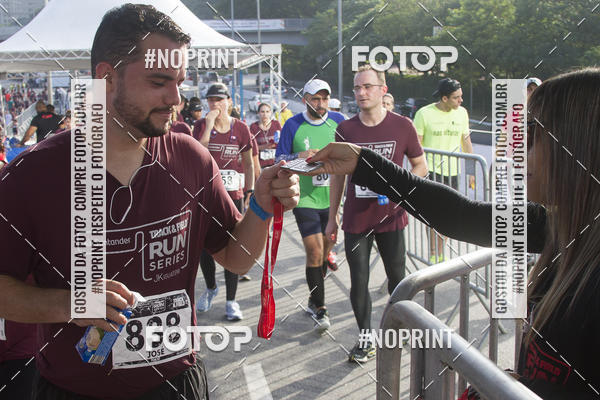 Buy your photos of the eventSantander Track & Field Run Series JK Iguatemi 2019 on Fotop
