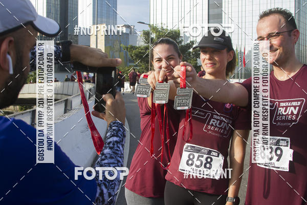 Buy your photos of the eventSantander Track & Field Run Series JK Iguatemi 2019 on Fotop