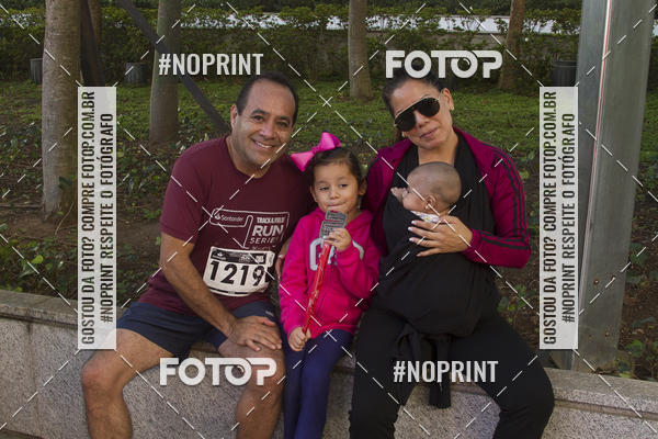 Buy your photos of the eventSantander Track & Field Run Series JK Iguatemi 2019 on Fotop