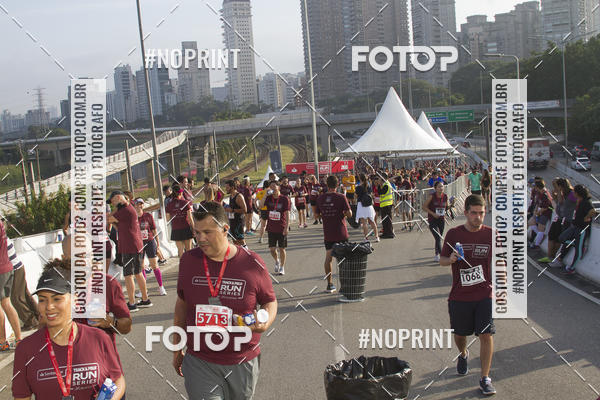 Buy your photos of the eventSantander Track & Field Run Series JK Iguatemi 2019 on Fotop