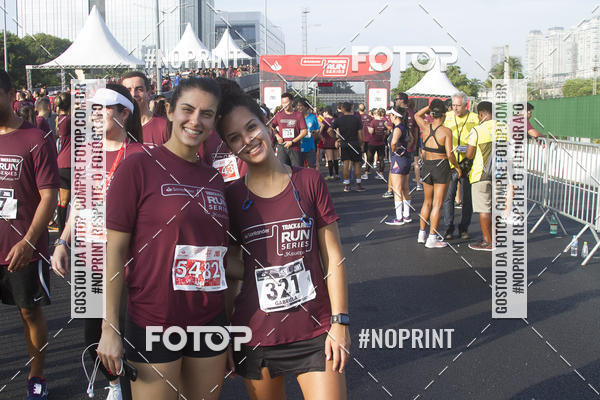 Buy your photos of the eventSantander Track & Field Run Series JK Iguatemi 2019 on Fotop