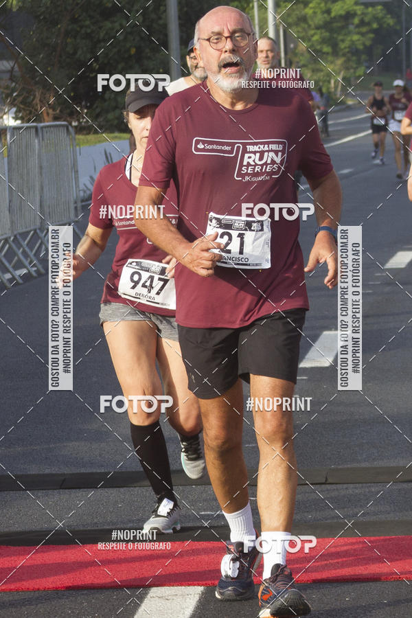 Buy your photos of the eventSantander Track & Field Run Series JK Iguatemi 2019 on Fotop