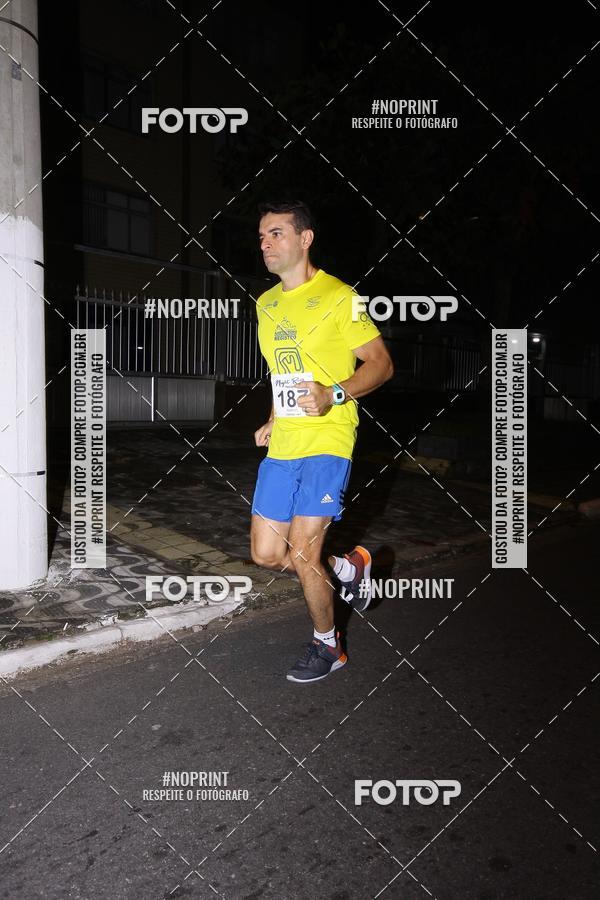 Buy your photos of the eventNight Run 5K 10K Praia Grande on Fotop