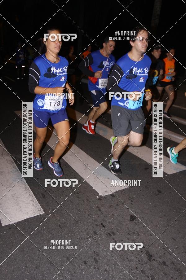 Buy your photos of the eventNight Run 5K 10K Praia Grande on Fotop