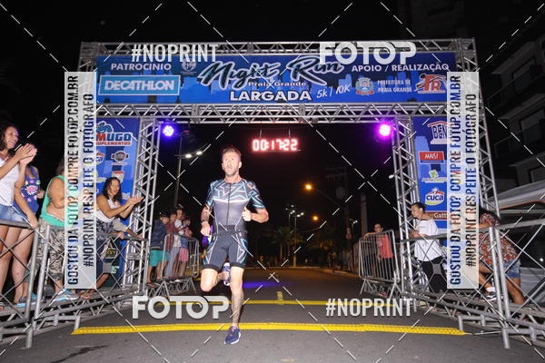 Buy your photos of the eventNight Run 5K 10K Praia Grande on Fotop