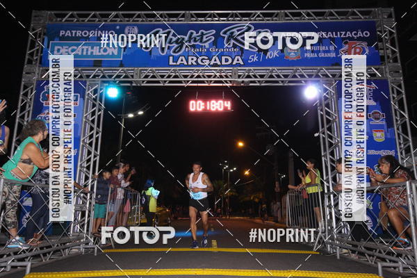 Buy your photos of the eventNight Run 5K 10K Praia Grande on Fotop