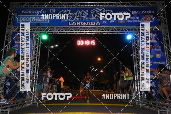Buy your photos of the eventNight Run 5K 10K Praia Grande on Fotop