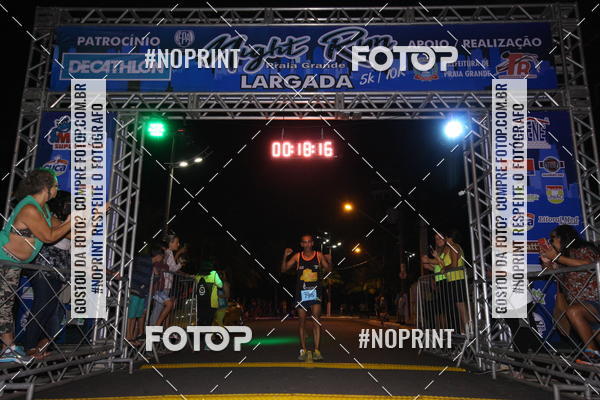 Buy your photos of the eventNight Run 5K 10K Praia Grande on Fotop