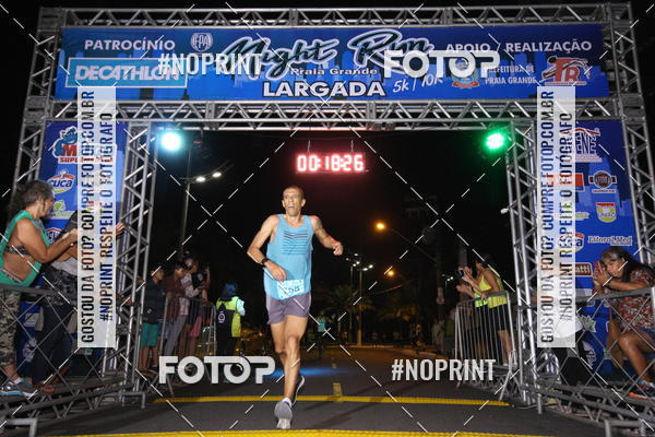 Buy your photos of the eventNight Run 5K 10K Praia Grande on Fotop