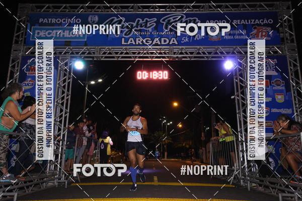 Buy your photos of the eventNight Run 5K 10K Praia Grande on Fotop