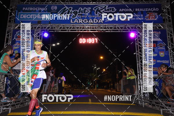 Buy your photos of the eventNight Run 5K 10K Praia Grande on Fotop