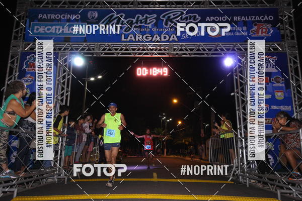 Buy your photos of the eventNight Run 5K 10K Praia Grande on Fotop