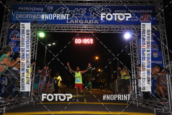 Buy your photos of the eventNight Run 5K 10K Praia Grande on Fotop