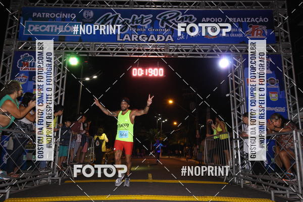 Buy your photos of the eventNight Run 5K 10K Praia Grande on Fotop
